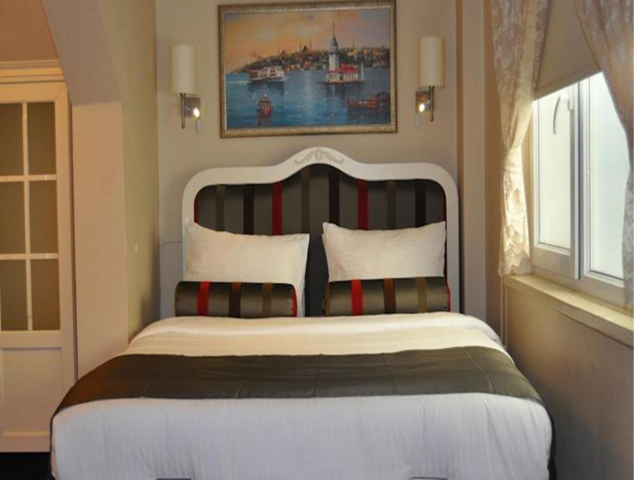 Away Hotel Istanbul Exterior photo